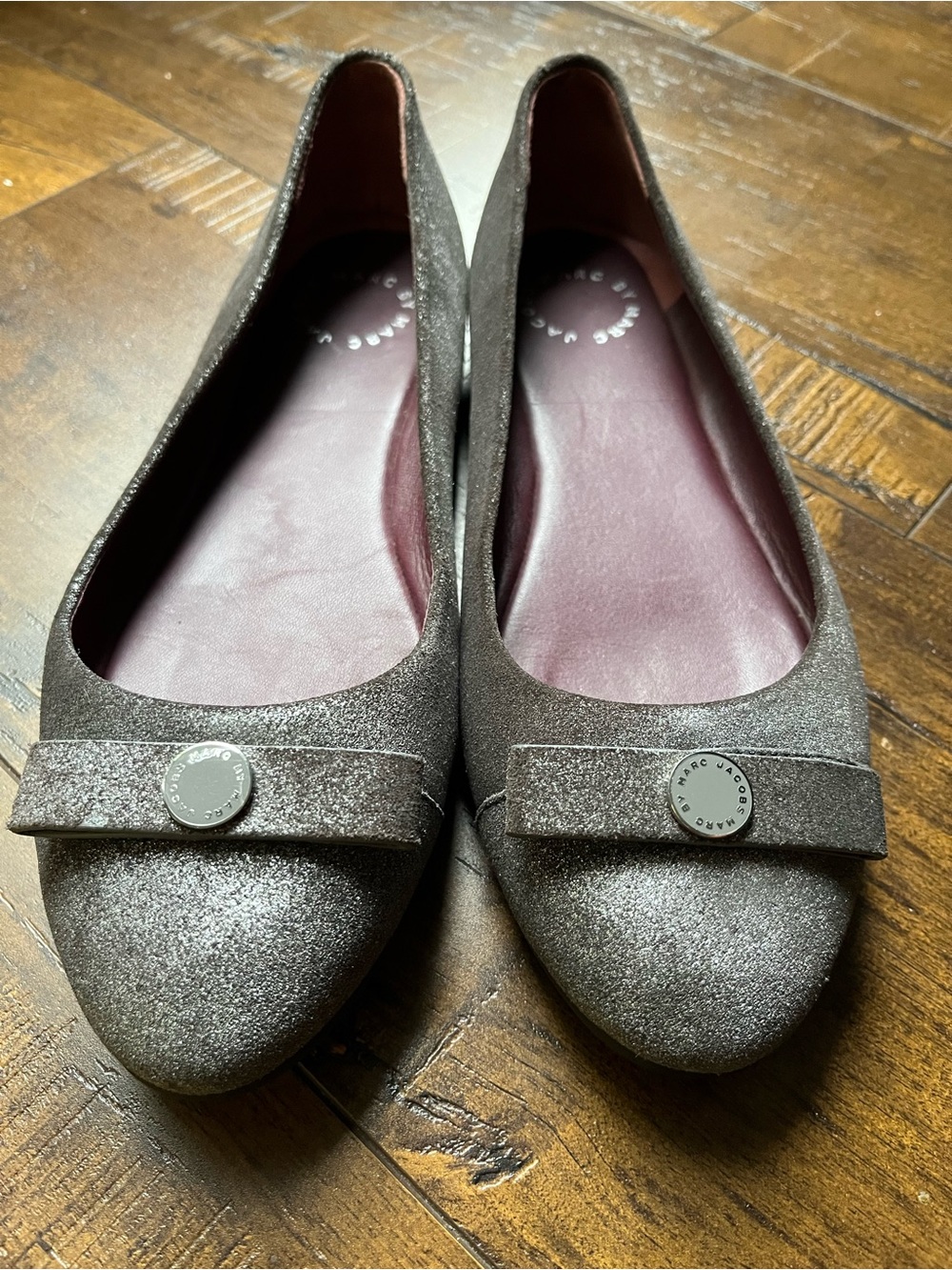 Marc by Marc Jacobs Metallic Grey Ballet Flats Sz 38 Designer Logo Flats